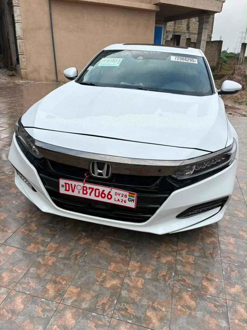 Honda Accord 2019 view 3