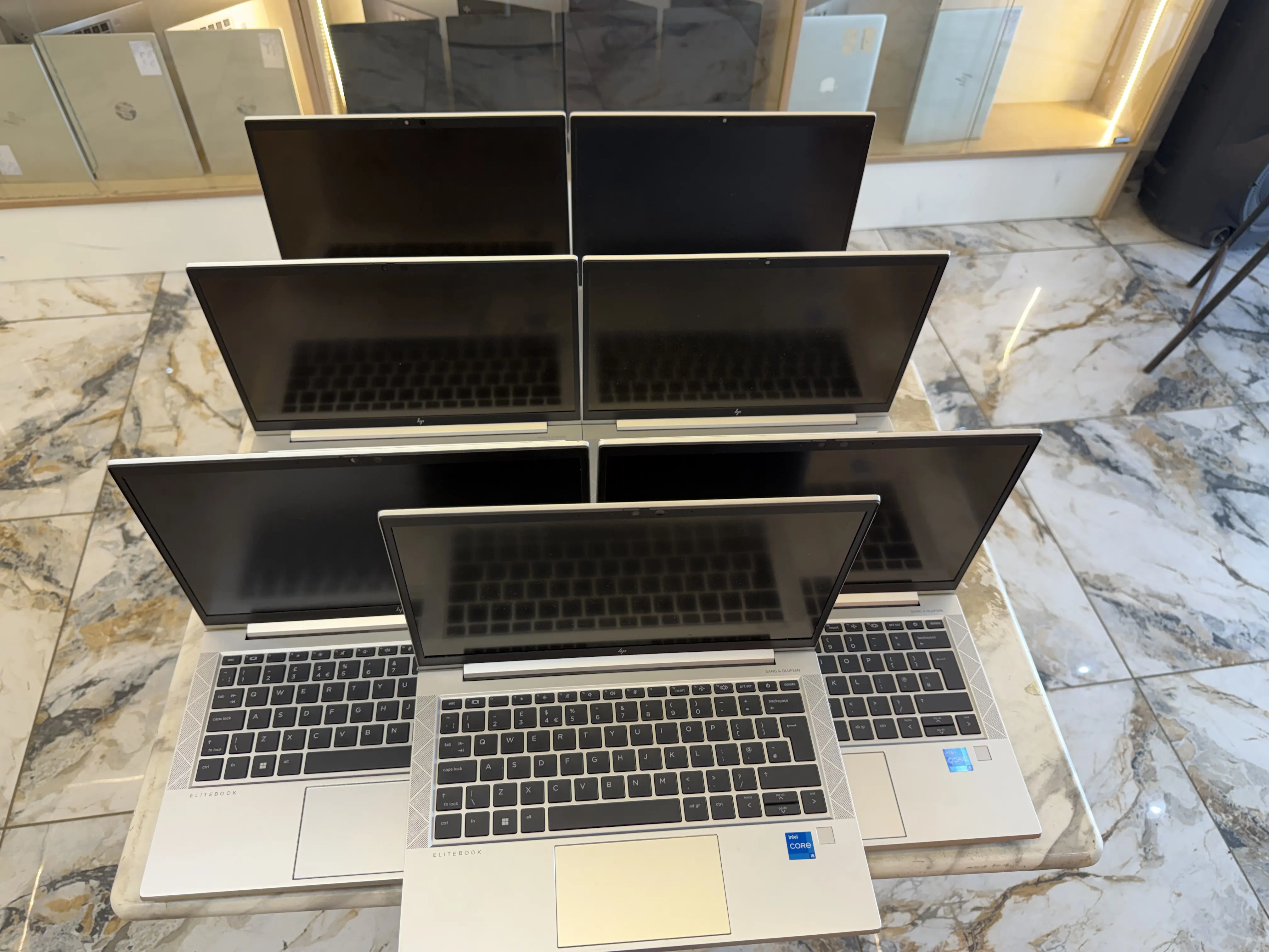 HP Elitebook 830 g8